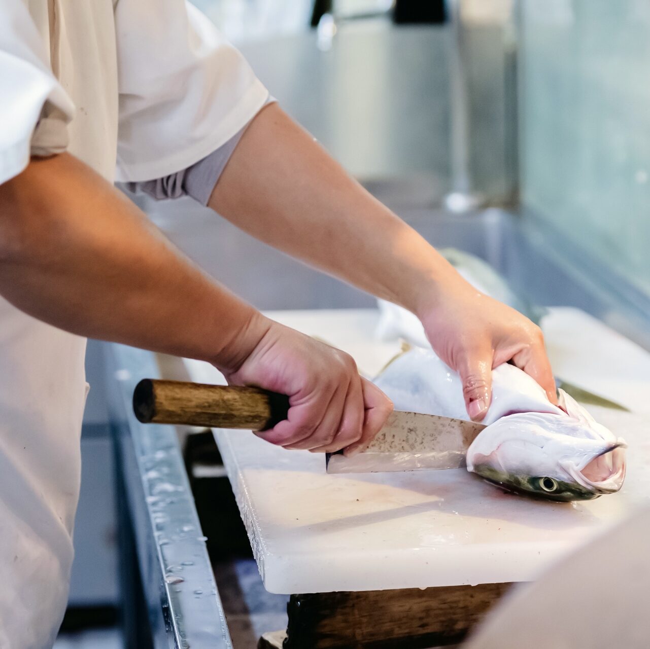 毎日の食卓に、
おいしい魚を届けたい。