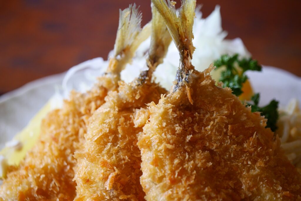 鮮魚だけでなくお惣菜も楽しめる